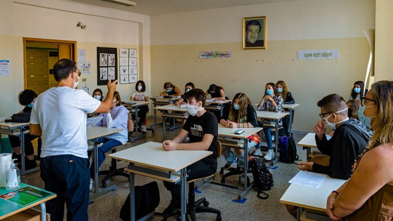 Ιταλία: Έκκληση εκπαιδευτικών για αναβολή επιστροφής στα θρανία λόγω έξαρσης του κορωνοϊού