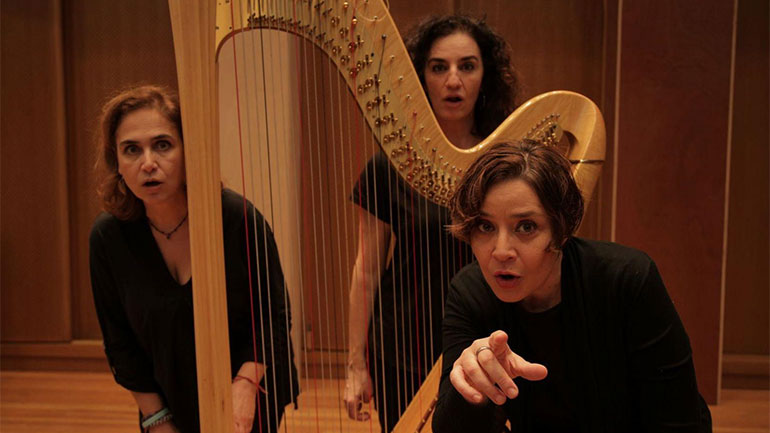 «Φλανδρώ – Το Αγνάντεμα και το Άνθος του γιαλού» στο Θέατρο Φούρνος