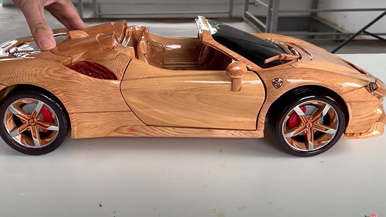 Ξύλινη Ferrari SF90 Spider