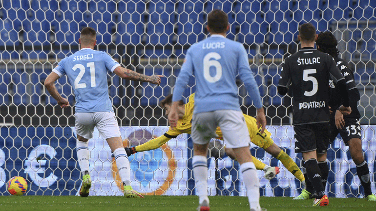 Η Λάτσιο γλίτωσε την ήττα στις καθυστερήσεις, 3-3 με την Έμπολι