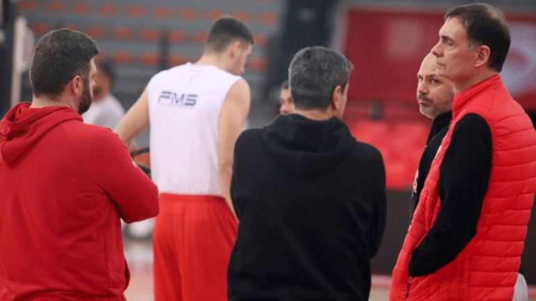 Μπάσκετ: Δύο ενεργά περισταικά σε παίκτες και ένα σε μέλος του σταφ στον Ολυμπιακό