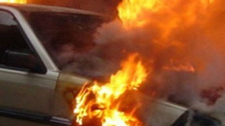 Σορός εντοπίστηκε σε φλεγόμενο αυτοκίνητο στην Αχαΐα