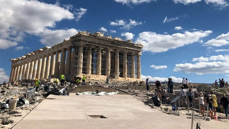 ΥΠΠΟΑ: Παράνομα τα γυρίσματα που έγιναν στην Ακρόπολη
