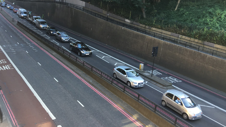 H πειθαρχία μαθαίνεται από το σχολείο και η μαγκιά πληρώνεται