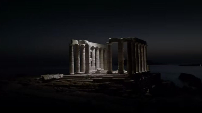 Μαγικές εικόνες με τον Ναό του Ποσειδώνα φωτισμένο