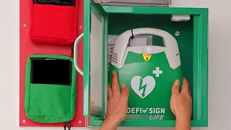 Έκλεψαν τον δημόσιο απινιδωτή απο το Καρβουνάρι Παραμυθιάς