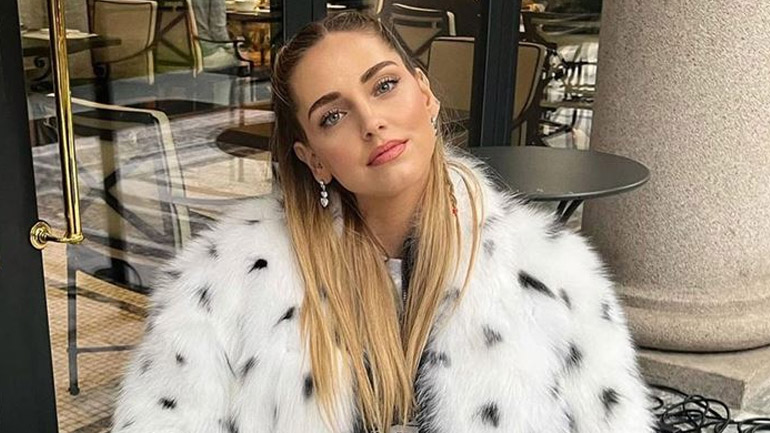 Το headpiece της Chiara Ferragni είναι ιδανικό για στυλάτες χειμερινές εμφανίσεις
