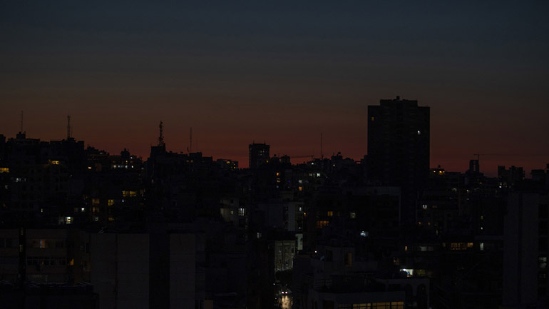 Στο σκοτάδι ο Λίβανος – Η δημόσια επιχείρηση ηλεκτρισμού κατηγορεί διαδηλωτές για δολιοφθορά