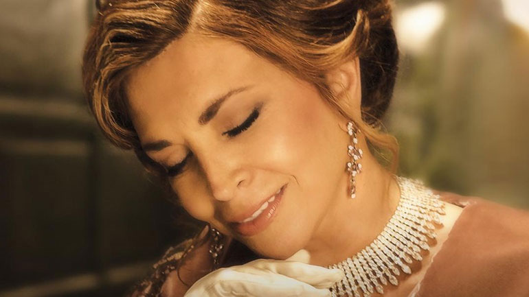 Μιμή Ντενίση: «Για μένα η Φιλιώ είναι ο πιο ωραίος ρόλος της καριέρας μου» – Δείτε τις συνεντεύξεις από τα γυρίσματα της ταινίας