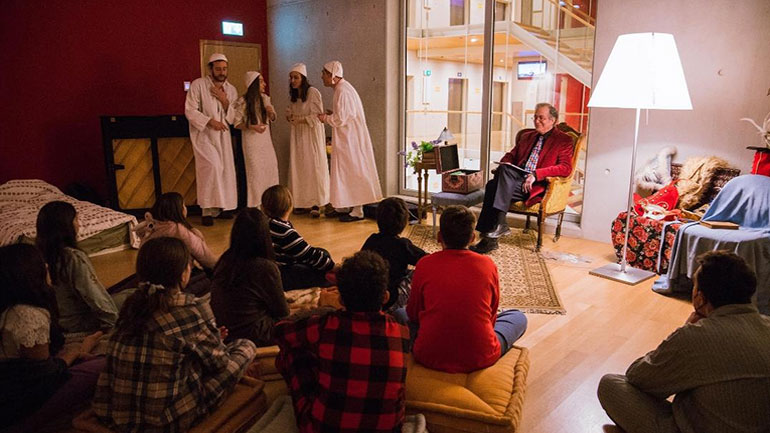 Η Εθνική Λυρική Σκηνή και ο Ευγένιος Τριβιζάς υποδέχτηκαν δέκα μικρά παιδιά στα άδυτα της Όπερας