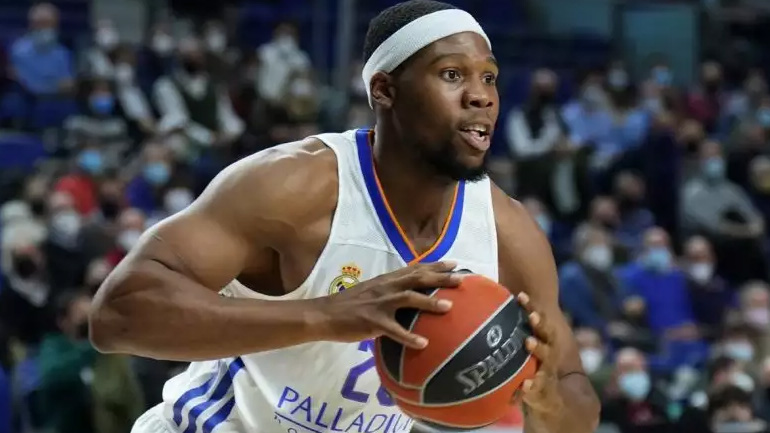 «Έδεσε» Γιαμπουσέλε η Ρεάλ Μαδρίτης