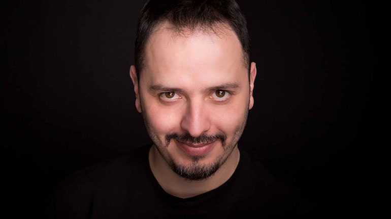 Πρόταση γάμου στην παράσταση του Αλέξανδρου Τσουβέλα στη Θεσσαλονίκη!