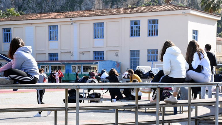 Σχολεία: Βρέθηκαν 14.000 περιστατικά από τα self tests σε μαθητές και καθηγητές