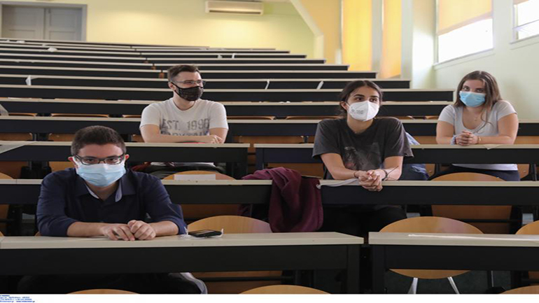 Τι θα γίνει με την εξεταστική για φοιτητές που νοσούν με Covid – Εν αναμονή οδηγιών από το υπ. Παιδείας