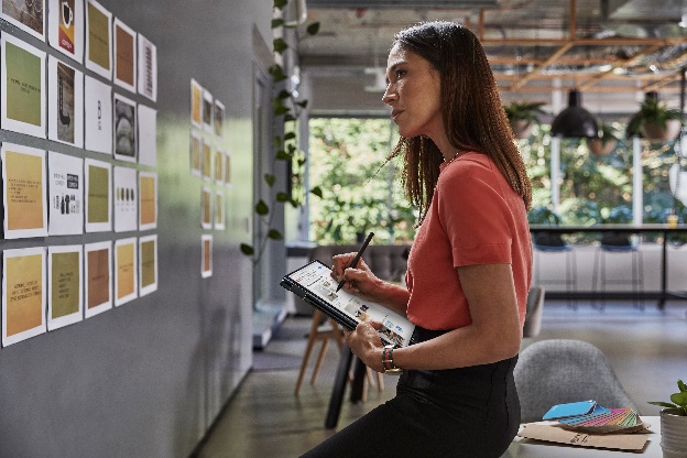 Σχεδιασμένος για επαγγελματίες και χρήστες cloud, ο HP Elite Dragonfly Chromebook προσφέρει μια ισχυρή, πρώτη εμπειρία υπολογιστή βασισμένη στο cloud.