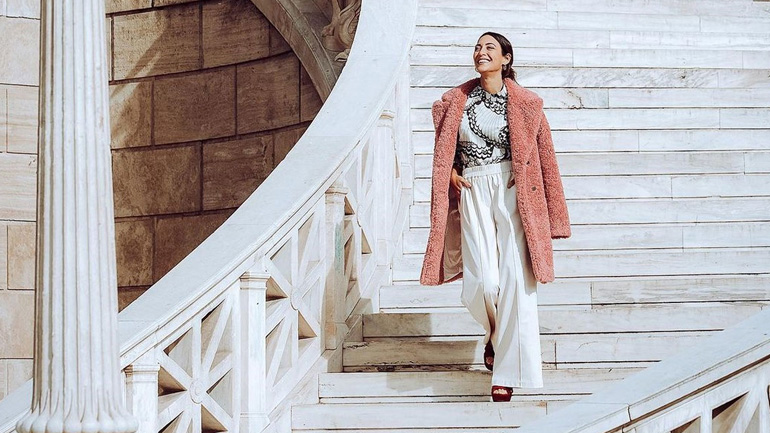 To shearling jacket της Ευγενίας Σαμαρά που θα σας κρατήσει ζεστές τον χειμώνα