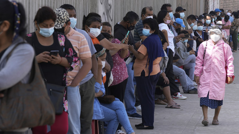 Εξαπλώνεται η παραλλαγή Όμικρον στο Περού