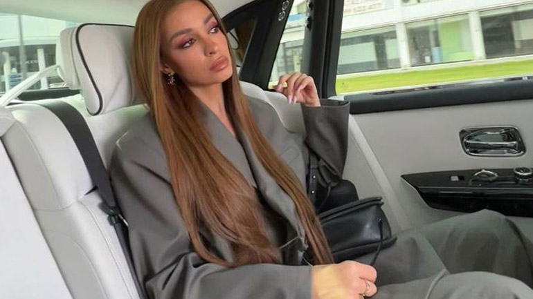 H Ελένη Φουρέιρα με το hot makeup trend που έκανε comeback από τα 90s