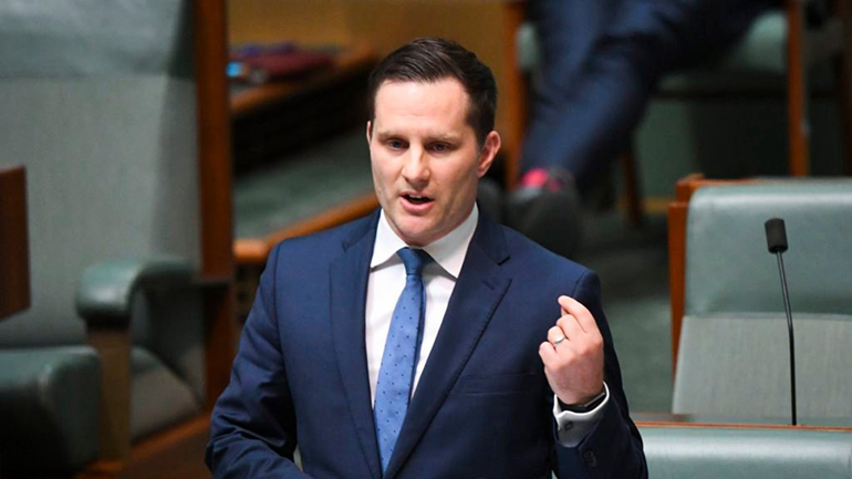 Ελληνικής καταγωγής ο Αυστραλός υπ. Μετανάστευσης, ο άνθρωπος-κλειδί στην υπόθεση Τζόκοβιτς