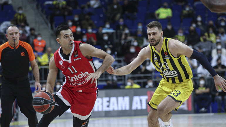 Λύγισε στην Κωνσταντινούπολη ο Ολυμπιακός, έχασε με 94-80 από τη Φενερμπαχτσέ