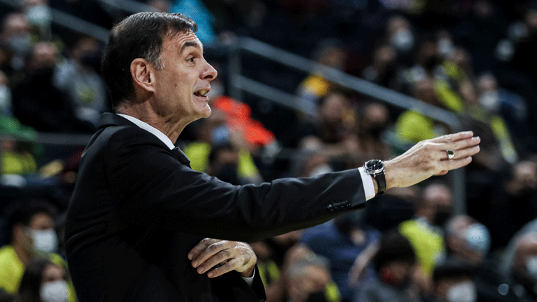 Φενερμπαχτσέ-Ολυμπιακός: Αποβλήθηκε ο Μπαρτζώκας