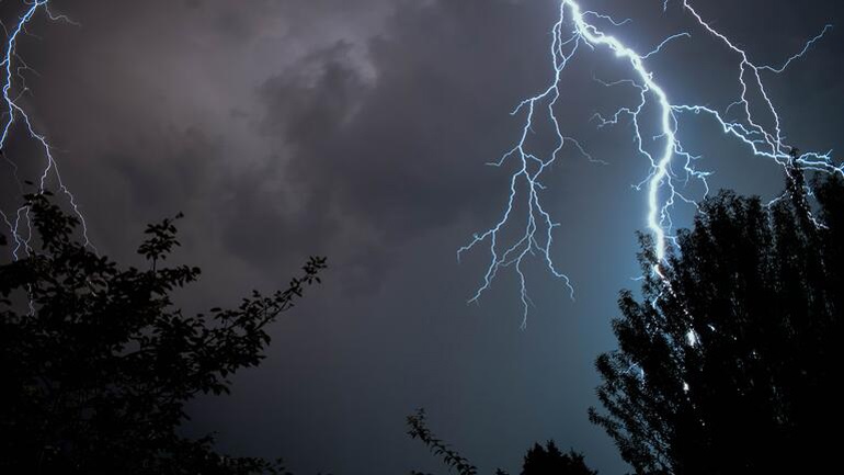 Κρήτη: Άνδρας χτυπήθηκε από κεραυνό