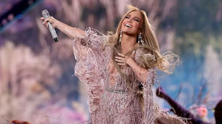 Jennifer Lopez: Επιστρέφει εσπευσμένα από την Ισπανία και σταματά τα γυρίσματα της νέας της ταινίας