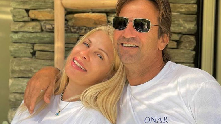 Ελένη Μενεγάκη για Μάκη Παντζόπουλο: «Τον ρωτάω 10 φορές την ημέρα αν μ’ αγαπάει»