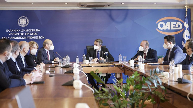 Για τα νέα προγράμματα του ΟΑΕΔ και τις 86.000 νέες θέσεις εργασίας ενημερώθηκε ο Κ. Μητσοτάκης