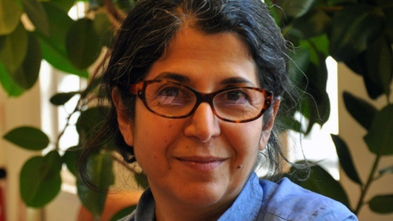 Ιράν: Η Γαλλο-Ιρανή ερευνήτρια Φαρίμπα Αντελκάχ οδηγήθηκε εκ νέου στη φυλακή