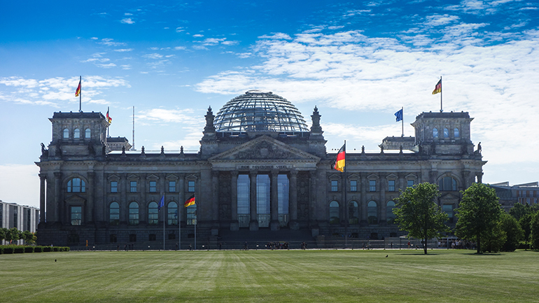 Γερμανία: Μόνο εμβολιασμένοι με rapid test και όσοι έχουν λάβει ενισχυτική δόση θα μπαίνουν στη Βουλή