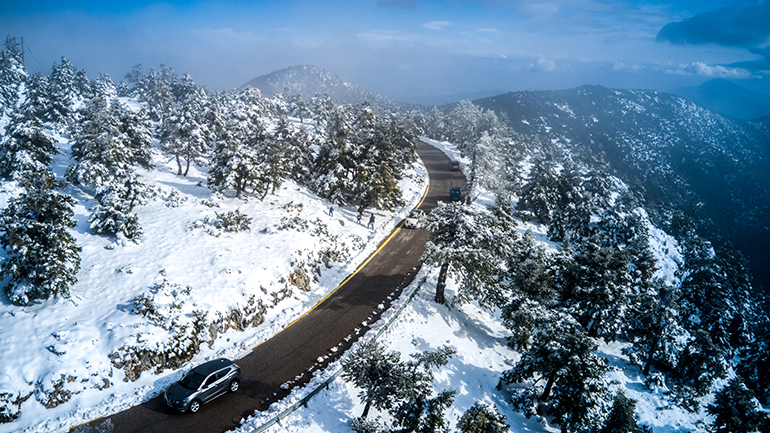 Διακοπή της κυκλοφορίας σε τμήμα της λεωφόρου Πάρνηθος λόγω παγετού
