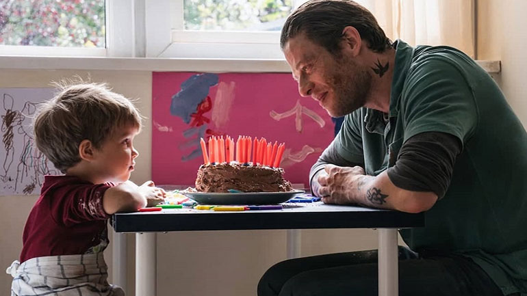 «Για Πάντα Κοντά σου»: H δραματική ταινία του Ουμπέρτο Παζολίνι με τον εκπληκτικό Τζέιμς Νόρτον