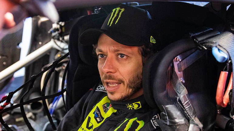 Το επόμενο κεφάλαιο στην καριέρα του Rossi περιλαμβάνει αγώνες αυτοκινήτων.