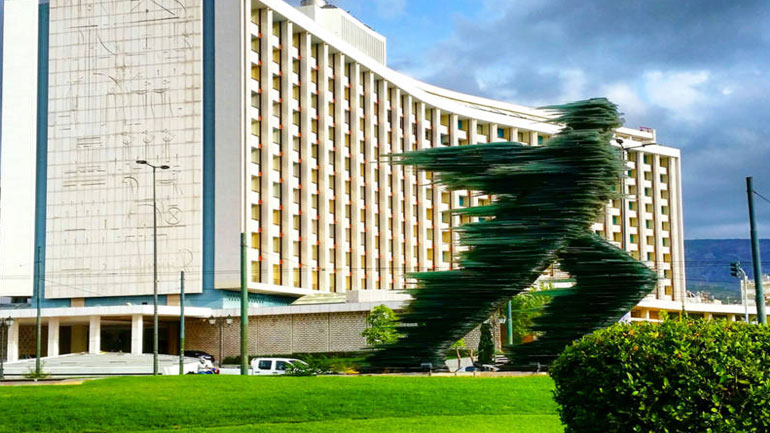 Στον «αέρα» 350 εργαζόμενοι του Hilton Athens