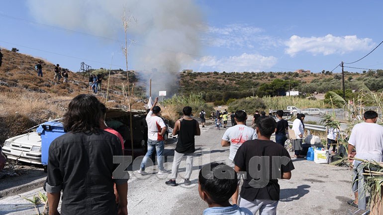 Φωτιά στο Κέντρο Υποδοχής Καρά Τεπέ, στη Μυτιλήνη – Δεν υπήρξαν θύματα