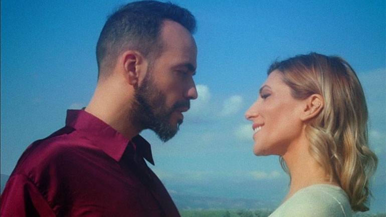 Πάνος Μουζουράκης – «Έπαθα Αγάπη»: Νέο βίντεο κλιπ με special guests Μαραβέγια, Μποφίλιου & Καραμουρατίδη