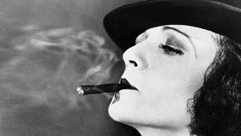 Η πρώτη γυναίκα πορνογράφος έγραψε το must βιβλίο για τις λεσβίες