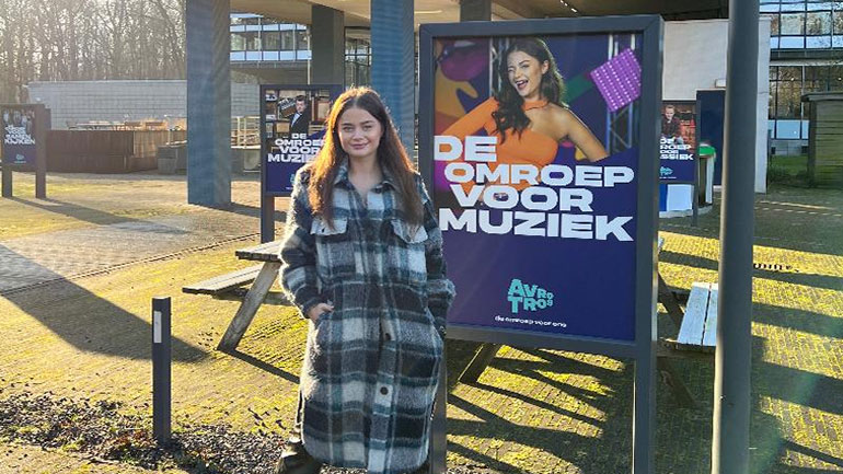 Stefania: Κεντρικό πρόσωπο στην καμπάνια του κρατικού καναλιού της Ολλανδίας!