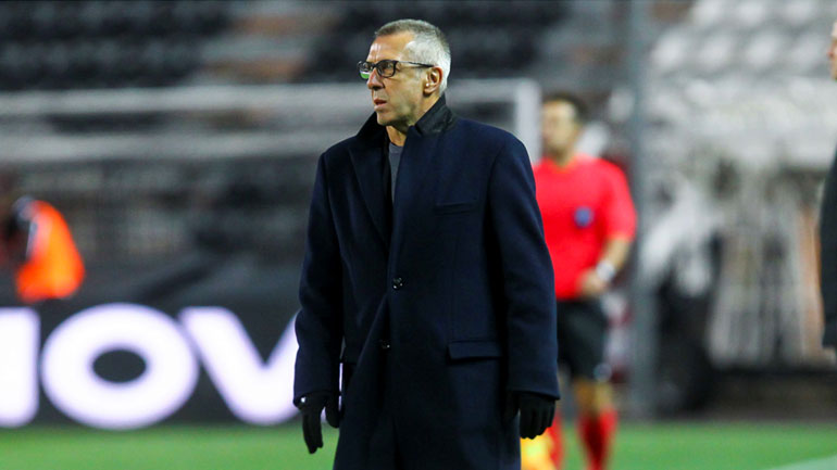 Αιχμές Νιόπλια για τη διαιτησία: «Άλλαξαν οι κανονισμοί χθες;»