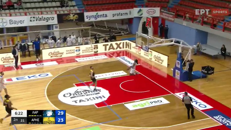 Λάρισα-Άρης: Απίστευτο κάρφωμα από τον Μούντι!