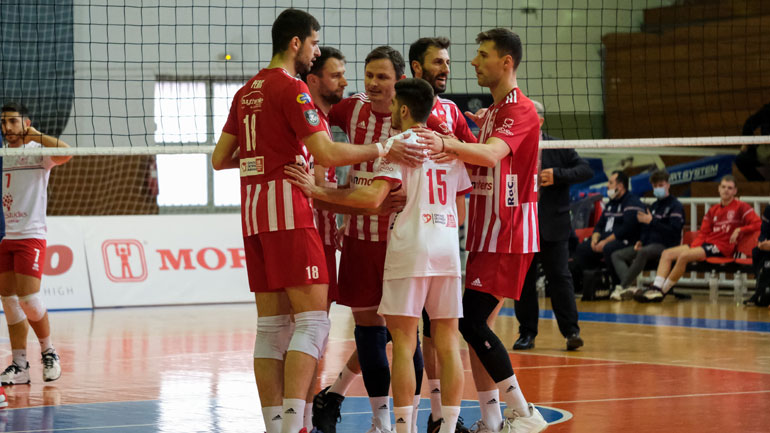 Βόλεϊ: Νίκη για τον Ολυμπιακό στο ντεμπούτο του Τζιουλιάνι, 3-0 σετ τον Φίλιππο Βέροιας