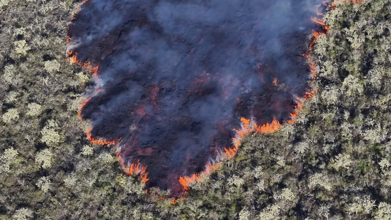Κύματα τσουνάμι στον Ειρηνικό έπειτα από ηφαιστειακή έκρηξη στην Τόνγκα