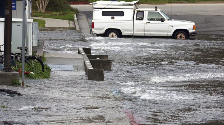 Κακοκαιρία στις ΗΠΑ: Διακοπές ηλεκτροδότησης και προβλήματα στις μεταφορές