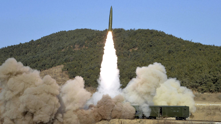 Η Βόρεια Κορέα επιβεβαίωσε τις εκτοξεύσεις δύο πυραύλων
