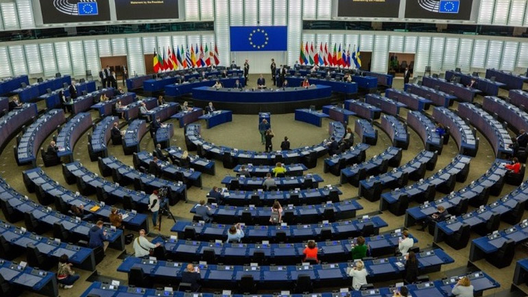 Ευρωπαϊκό Κοινοβούλιο: Τέσσερις υποψηφιότητες για το αξίωμα του προέδρου – Την Τρίτη η ψηφοφορία