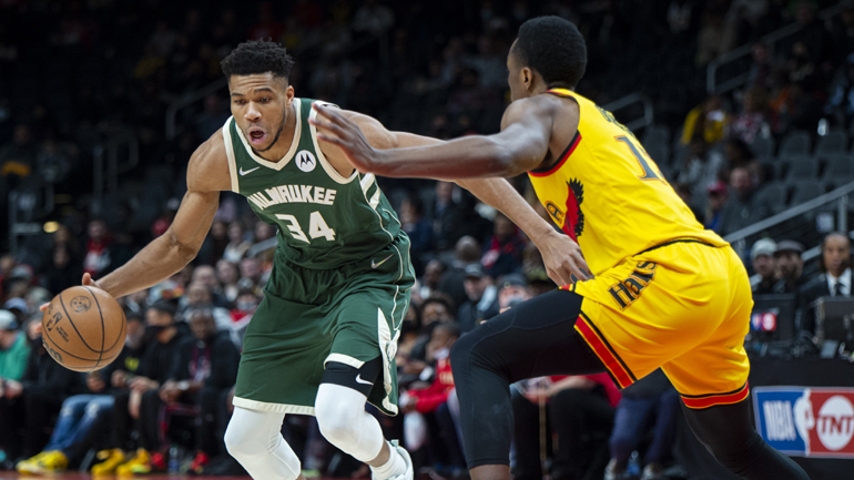 Μπακς: Το πάλεψε ο Giannis – Ήττα με 121-114 από τους Χοκς