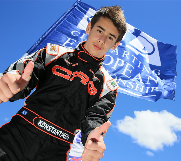 Σε μικρότερη ηλικία σε αγώνες της Παγκόσμιας Ομοσπονδίας Αυτοκινήτου.