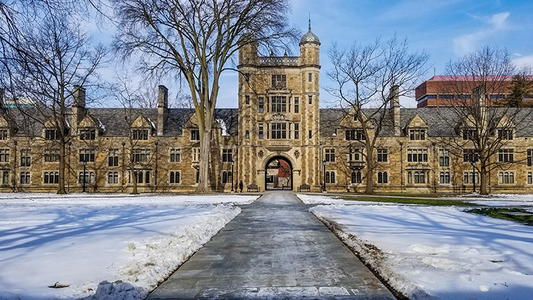 Το Πανεπιστήμιο του Μίσιγκαν θα καταβάλει 490 εκατομμύρια δολάρια σε 1.000 θύματα σεξουαλικής κακοποίησης