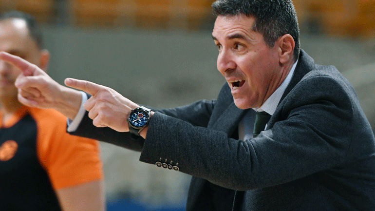 Πρίφτης: «Πρέπει να φερθούμε έξυπνα με τον Γιόβιτς»